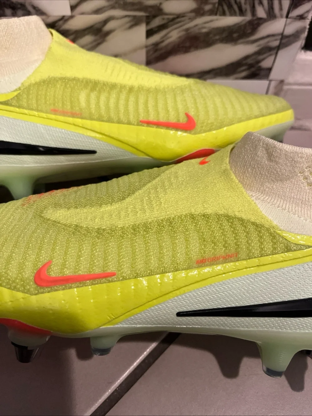N/A new nike